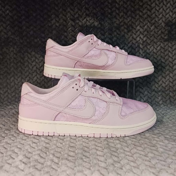 Nike Dunk Low Floral Regal Pink Sneaker Womens HJ5870-600 Size 12 - Picture 1 of 11
